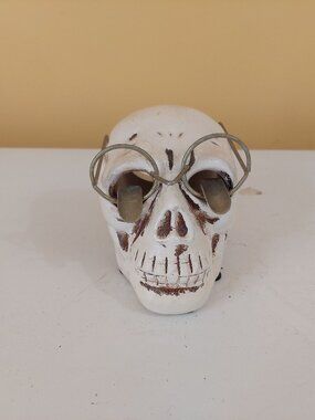 Vintage Ceramic Human Skull Ashtray w/ Eye Glasses Cigarette Holder Smoking Eyes